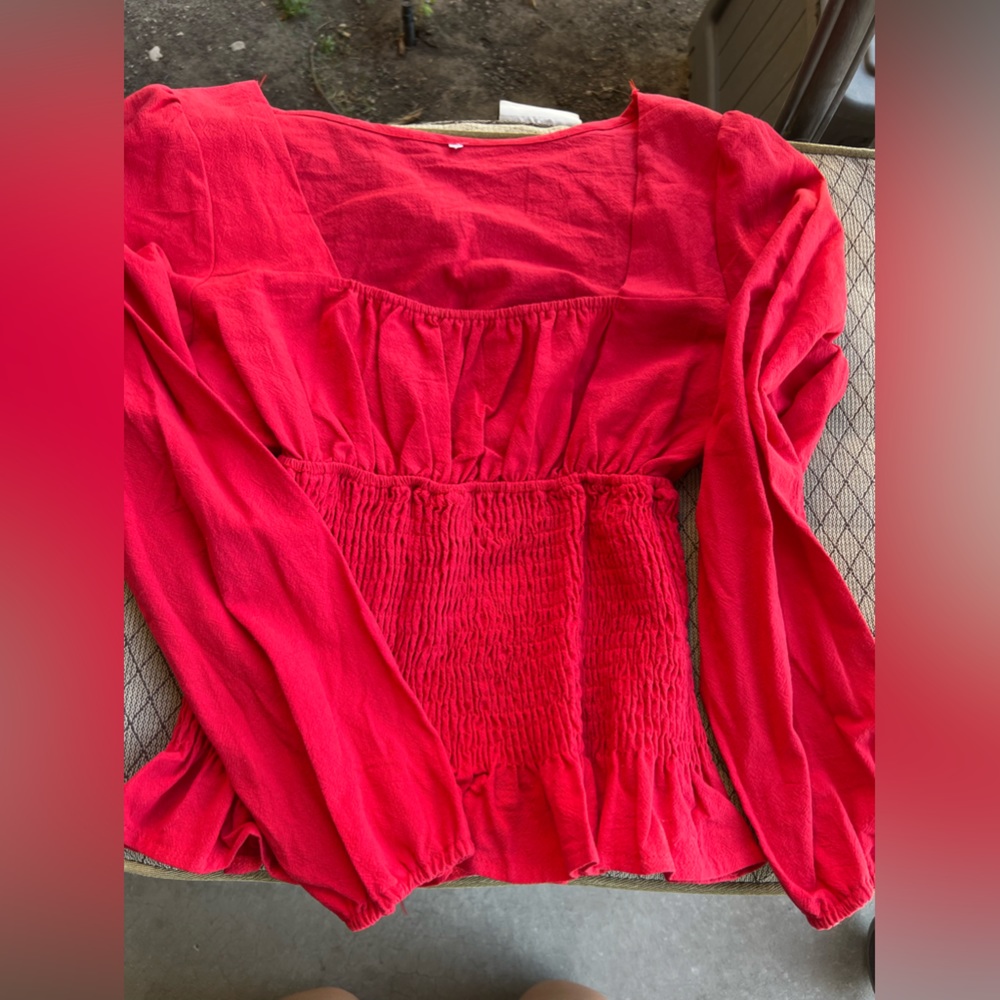 Cute red top